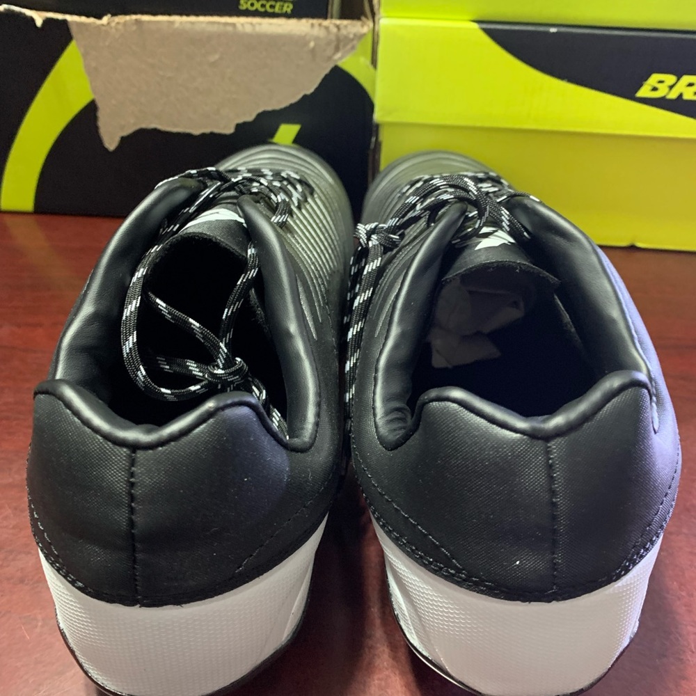 Brava Soccer Shoes - Picture 5 of 7